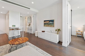Sleek 2-Bed Apartment Close to Attractions